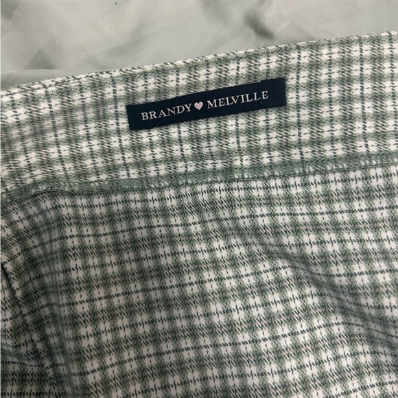 The cutest brandy Melville plaid mini skirt - Picture 3 of 6